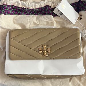 Tory Burch Fleming Pebble Shoulder Bag. NWT